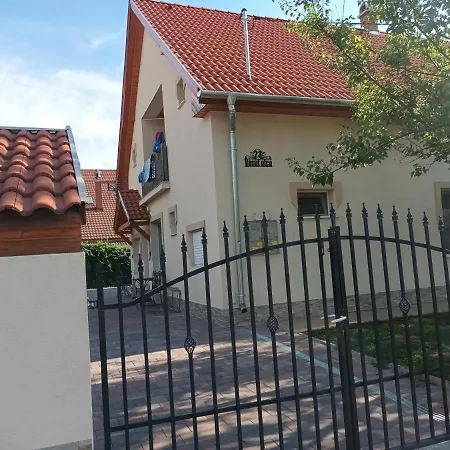 בלטונללה Napsugar Apartmanhaz מראה חיצוני תמונה