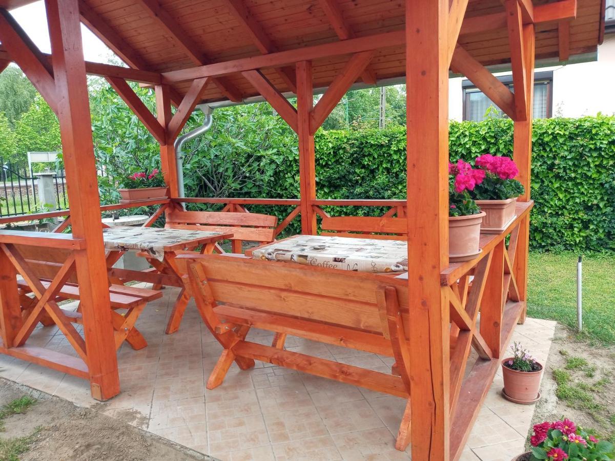 Homestay Napsugar Apartmanhaz *