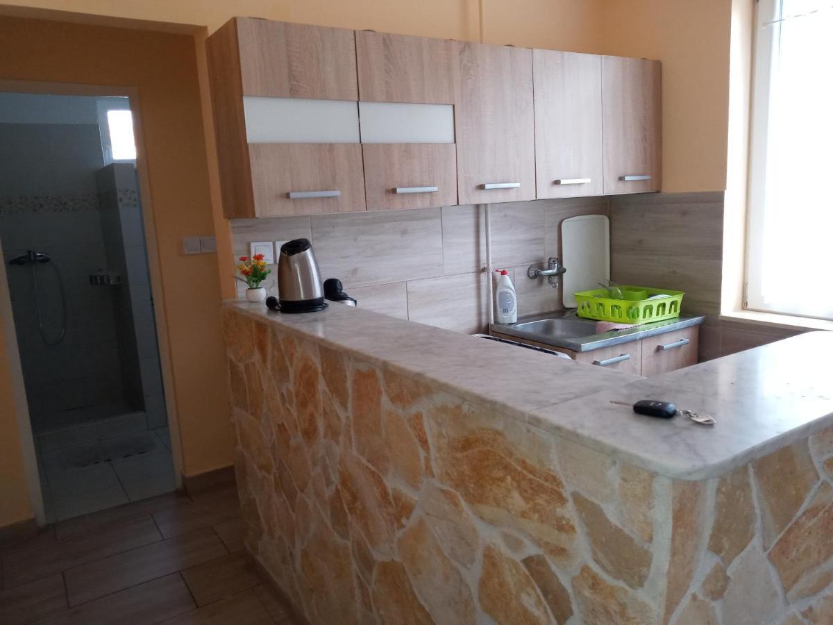 Napsugar Apartmanhaz *