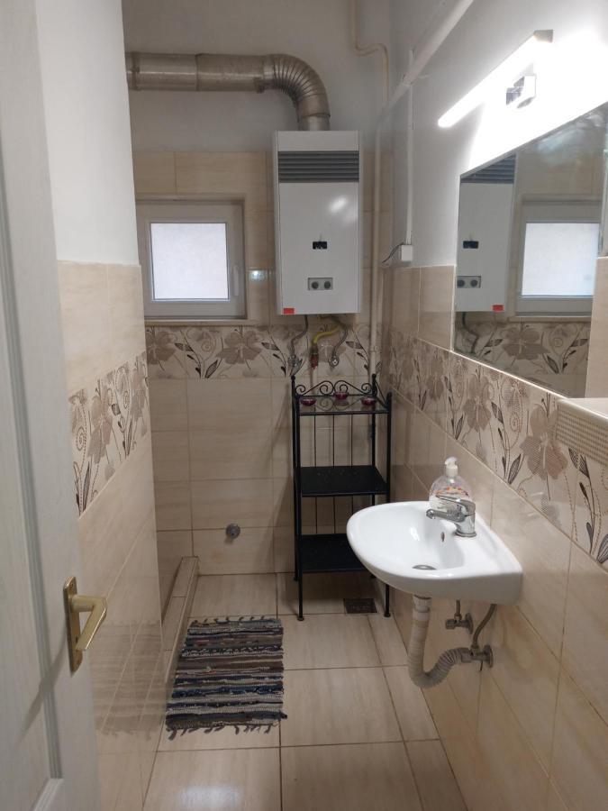 Gazde/Camere de închiriat Napsugar Apartmanhaz