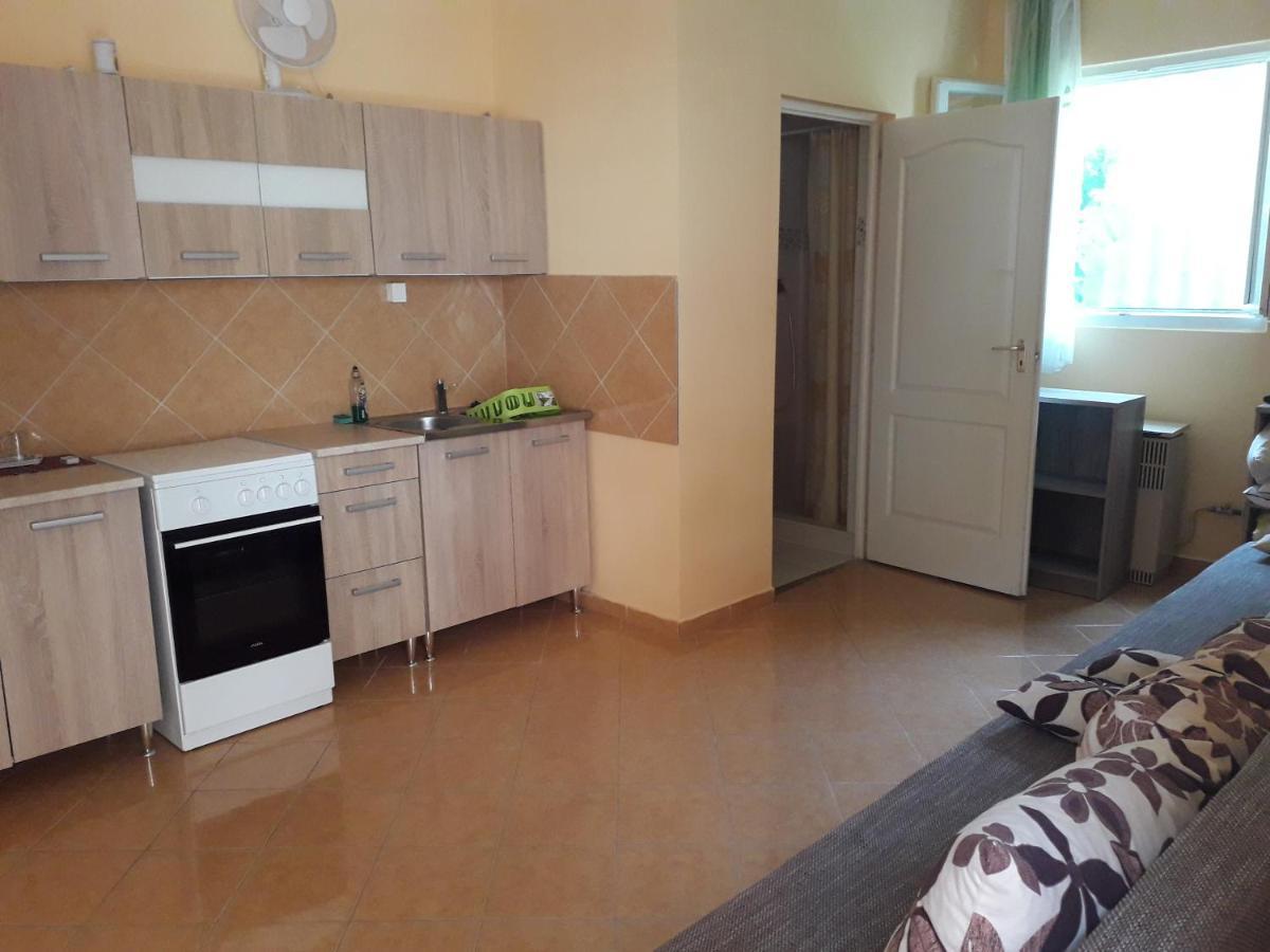 Napsugar Apartmanhaz *