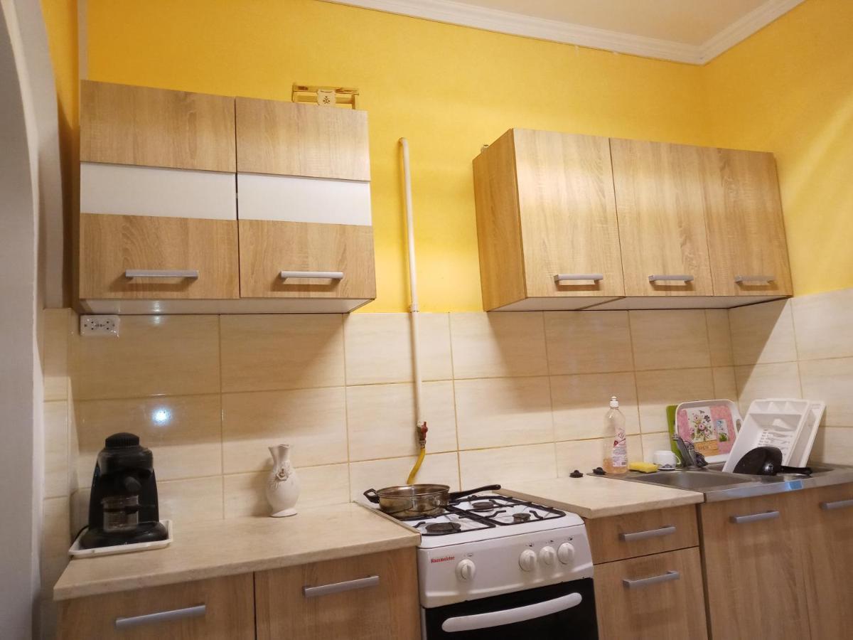 Napsugar Apartmanhaz Gazde/Camere de închiriat