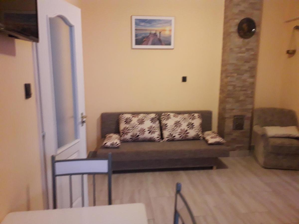 Homestay Napsugar Apartmanhaz
