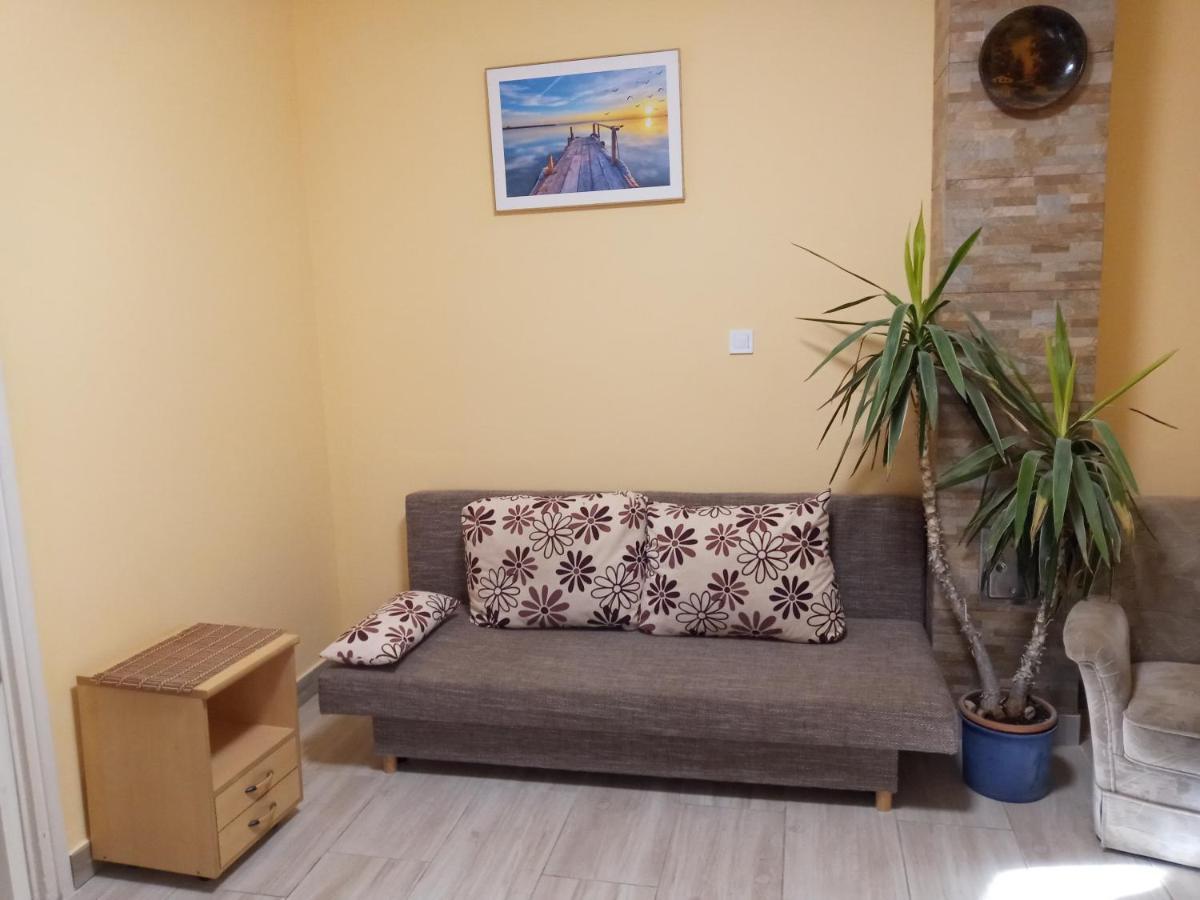 Napsugar Apartmanhaz *