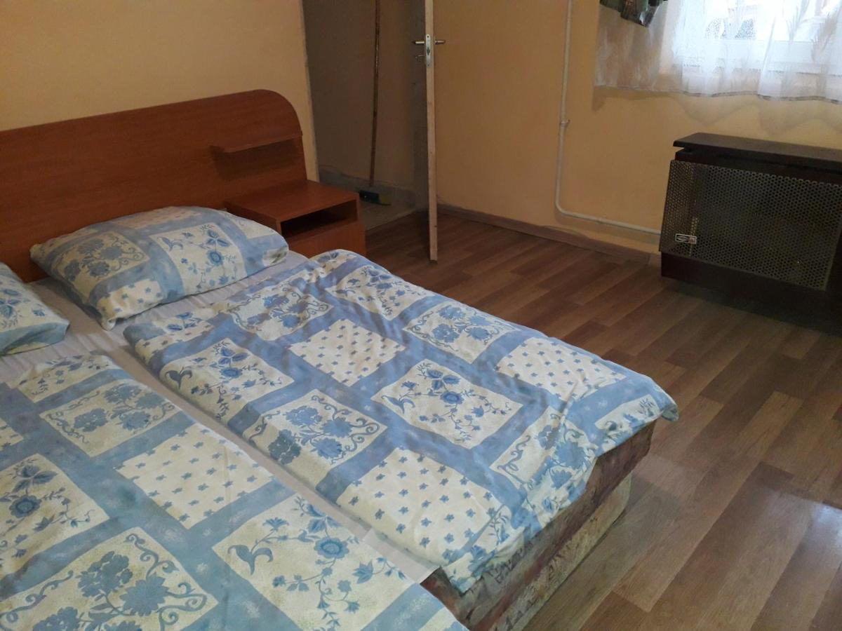Napsugar Apartmanhaz Gazde/Camere de închiriat