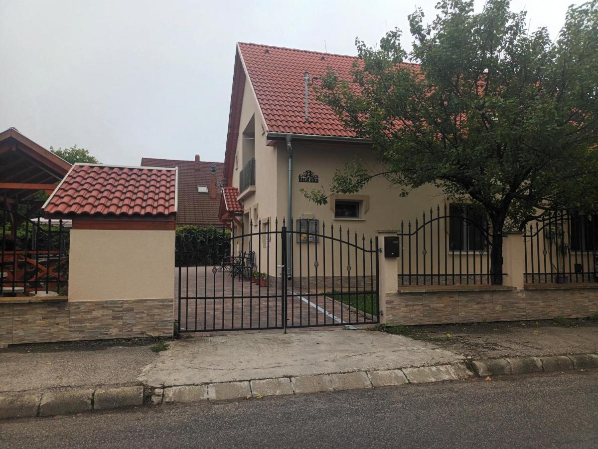 Napsugar Apartmanhaz Homestay