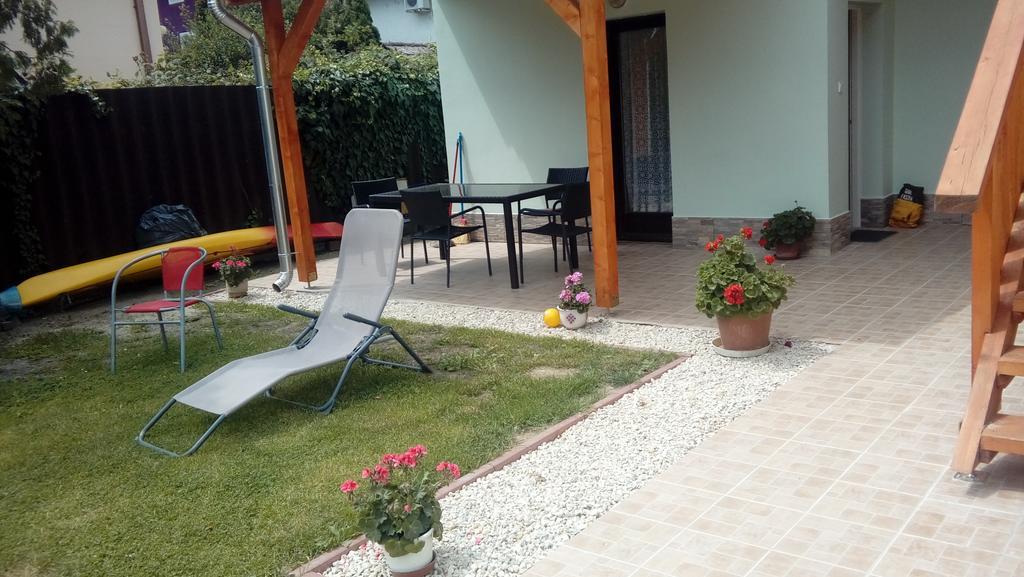 Napsugar Apartmanhaz Homestay Balatonlelle