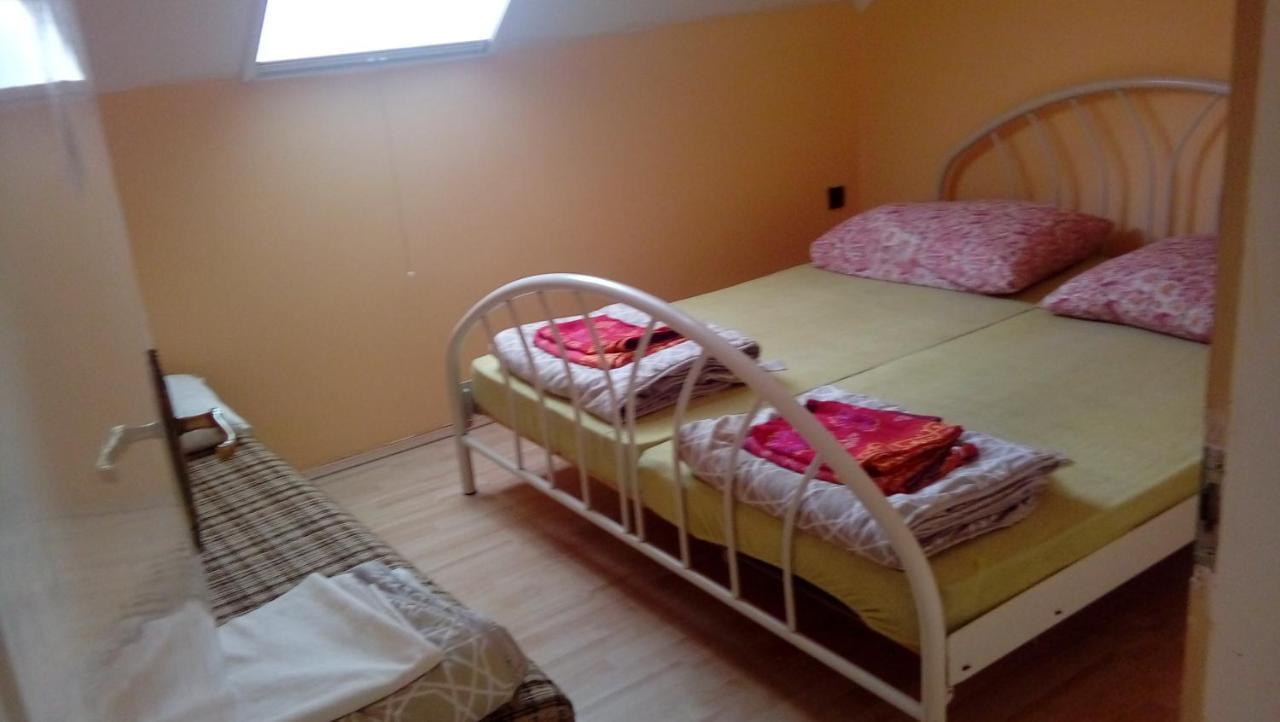 Napsugar Apartmanhaz Gazde/Camere de închiriat Balatonlelle